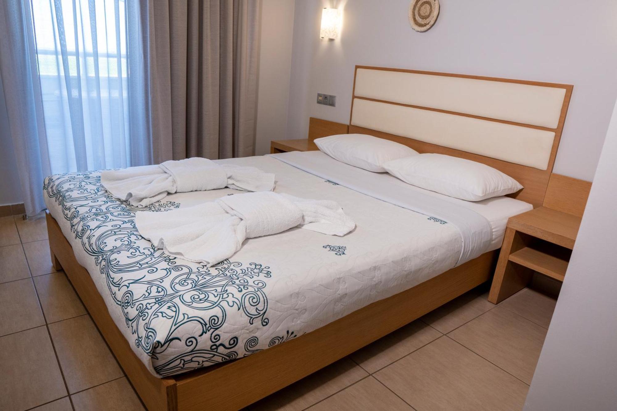 Hotel Epavlis Eleftheriadi Paralía Eksteriør billede
